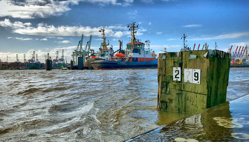 Pier 279, Location an der Elbe
