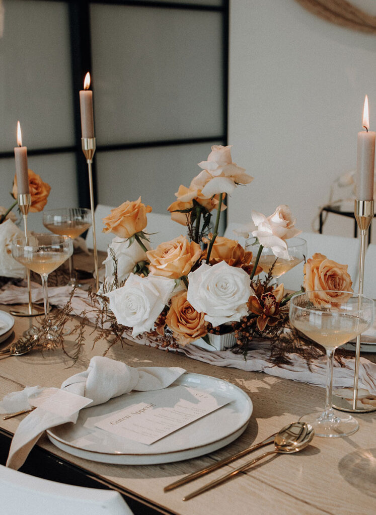 Hochzeit, Catering, romantisch gedeckter Tisch