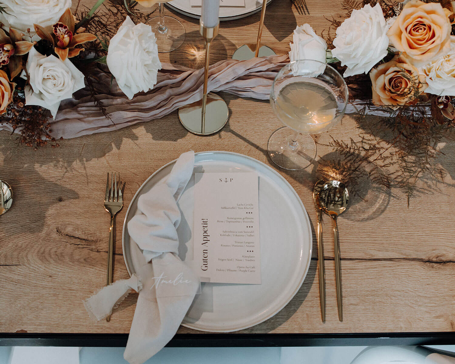 Hochzeit, Catering, romantisch gedeckter Tisch