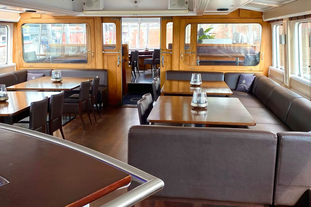 Grosser Michel, Eventschiff